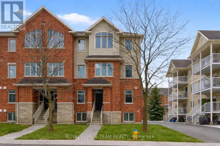 255 DEERCROFT AVENUE, Ottawa