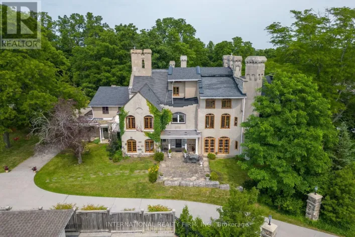 255 DELACOURT ROAD, London North