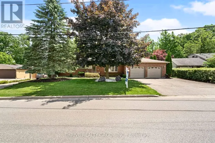 House for sale: 255 RIDGEWOOD CRESCENT, London South