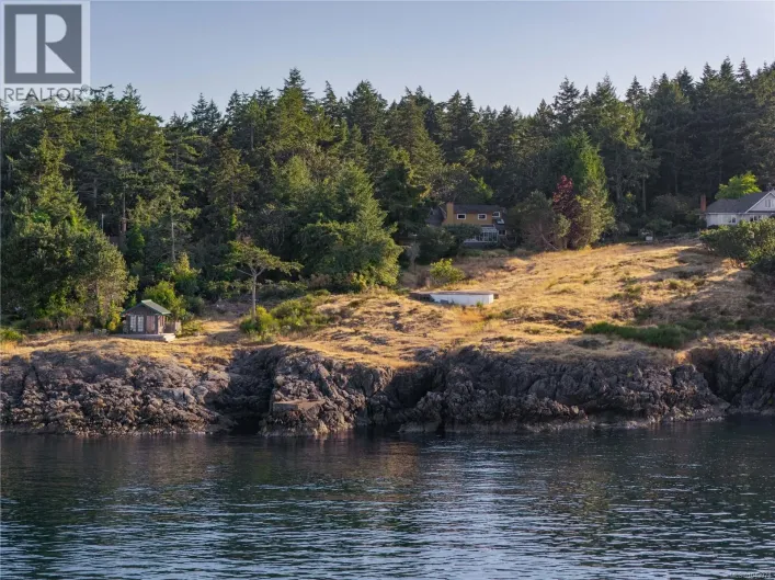 2550 Queenswood Dr, Saanich