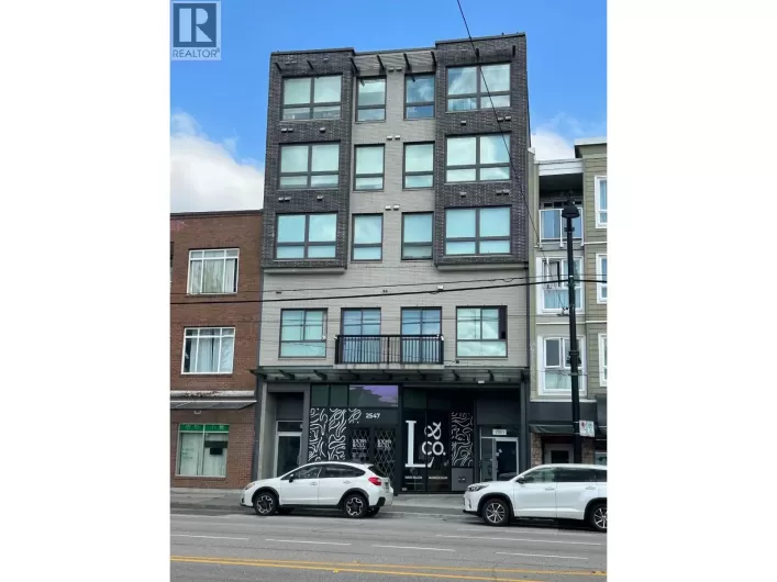 2551 KINGSWAY, Vancouver