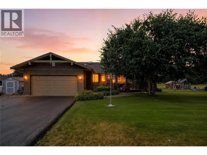 2552 Golf View Crescent, Blind Bay