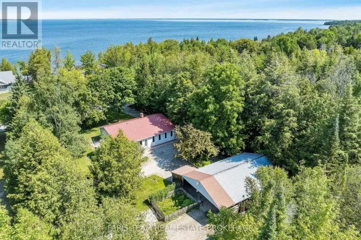 2554 CHAMPLAIN ROAD, Tiny