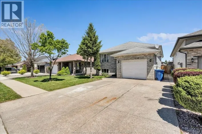 2558 GATWICK, Windsor
