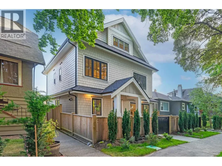 2558 WILLIAM STREET, Vancouver