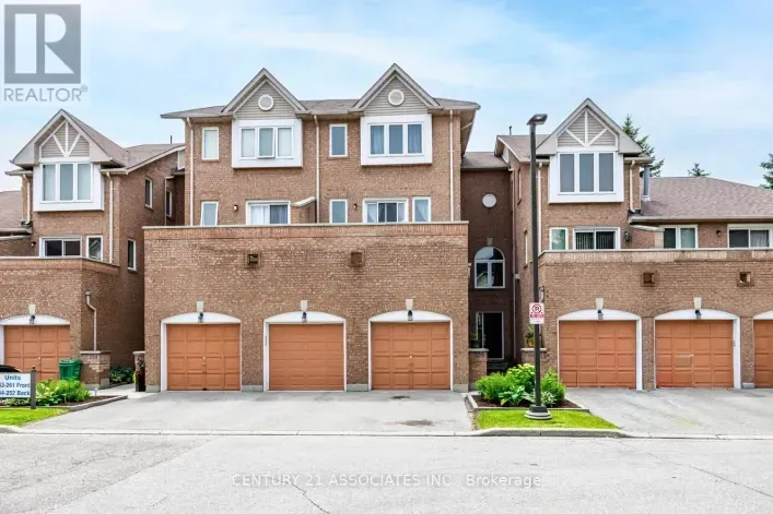 Row / Townhouse for sale: 256 - 60 BARONDALE DRIVE, Mississauga