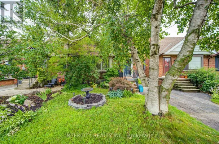 House for sale: 256 BLANTYRE AVENUE, Toronto