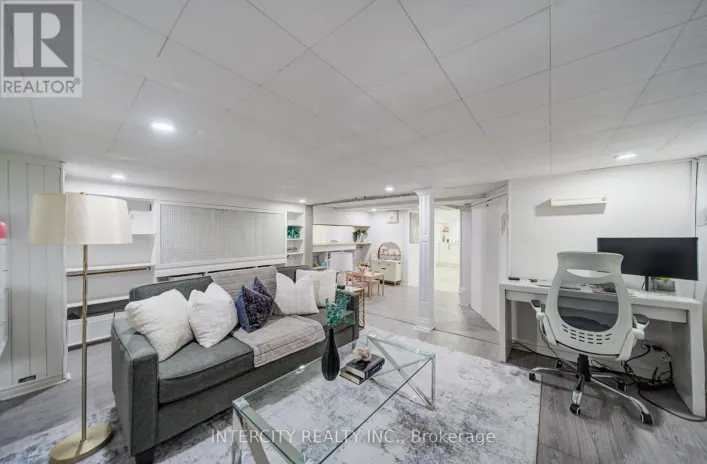 256 BLANTYRE AVENUE, Toronto