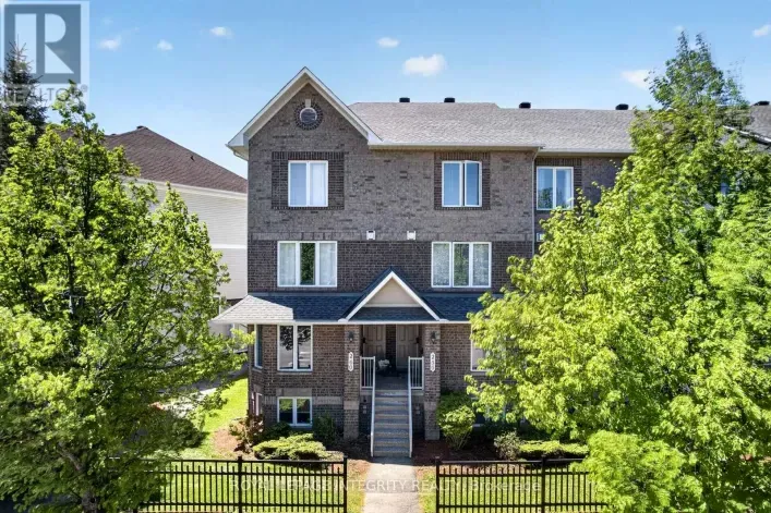 256 CRESTHAVEN DRIVE, Ottawa
