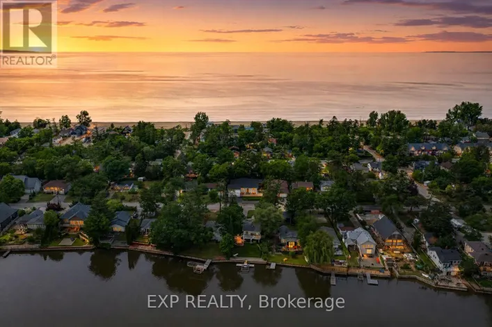 256 OLD MOSLEY STREET, Wasaga Beach