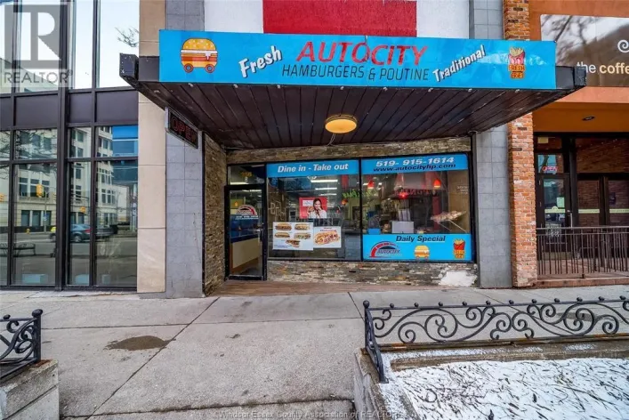 256 OUELLETTE AVENUE, Windsor