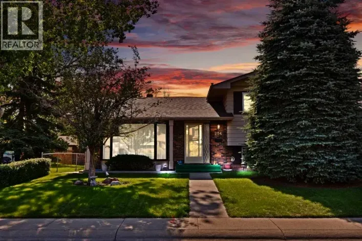 256 Parkwood Close SE, Calgary