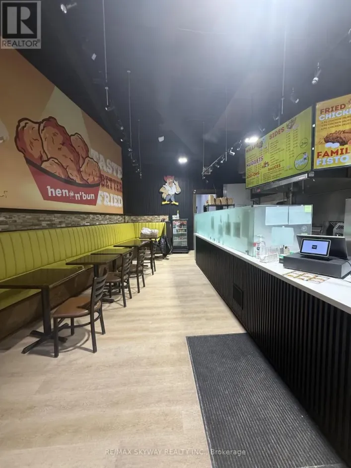 256 QUEEN STREET S, Caledon