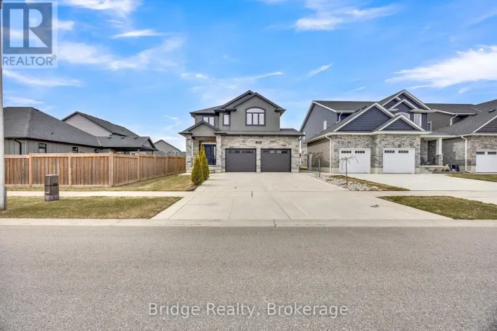 256 TAMARACK BOULEVARD, Woodstock
