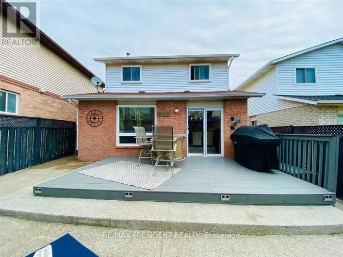 2563 WHITTAKER DRIVE, Burlington