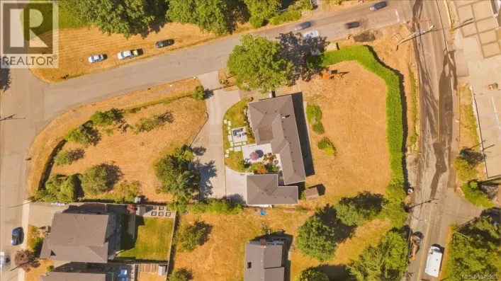 2565 Departure Bay Rd, Nanaimo