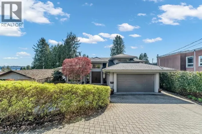 2566 MARINE DRIVE, West Vancouver
