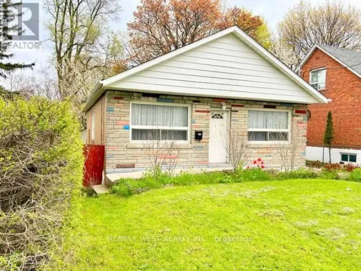 2567 KINGSTON ROAD, Toronto