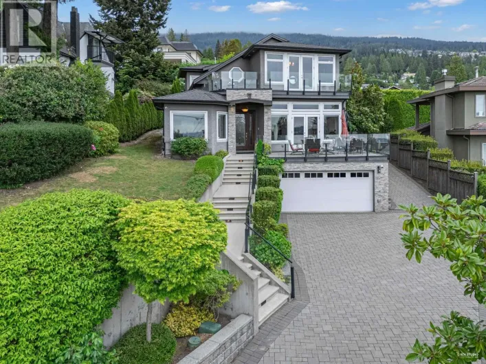 2567 LAWSON AVENUE, West Vancouver
