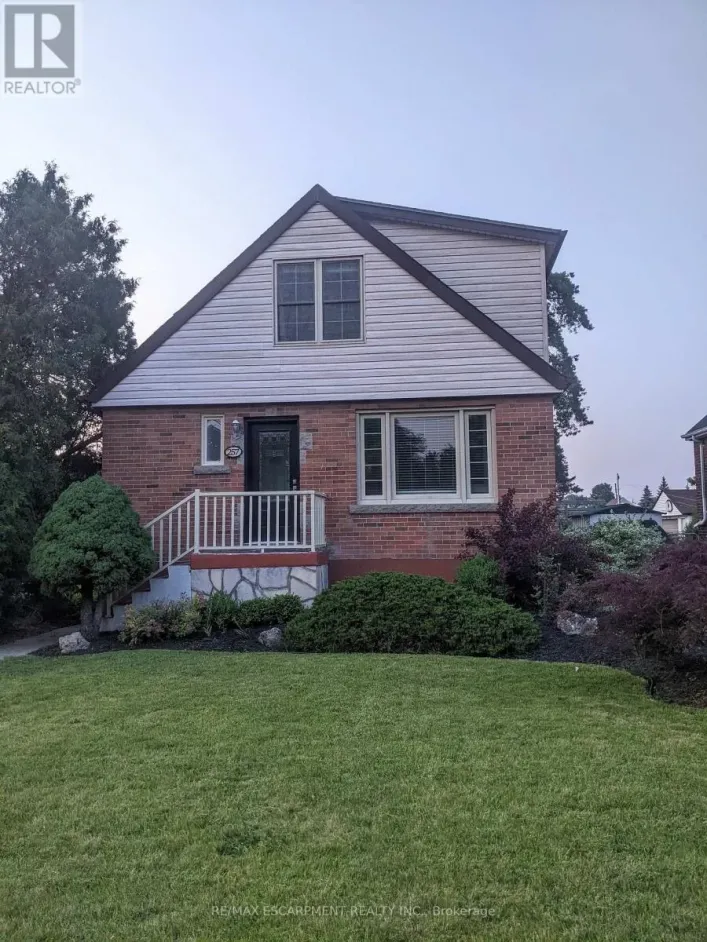 257 DUNDONALD AVENUE, Hamilton