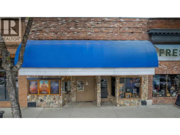 257 MARKET Avenue, Grand Forks