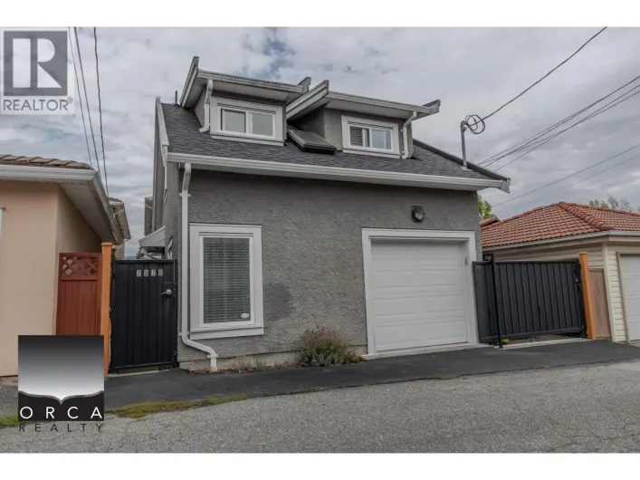 2570 E 2ND AVENUE, Vancouver