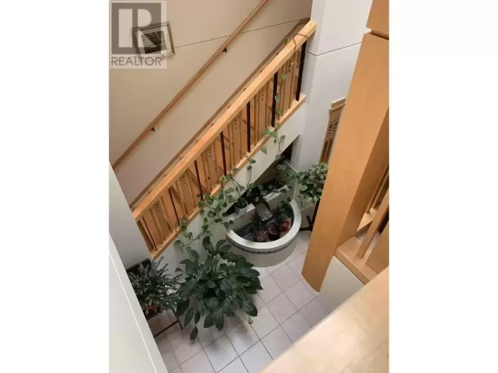 2571 W 36TH AVENUE, Vancouver