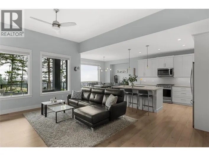 2573 Crown Crest Drive, West Kelowna