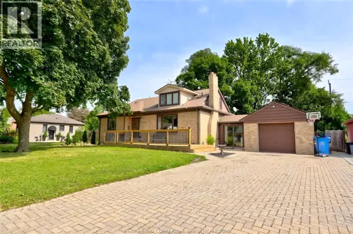 2574 BUCKINGHAM, Windsor