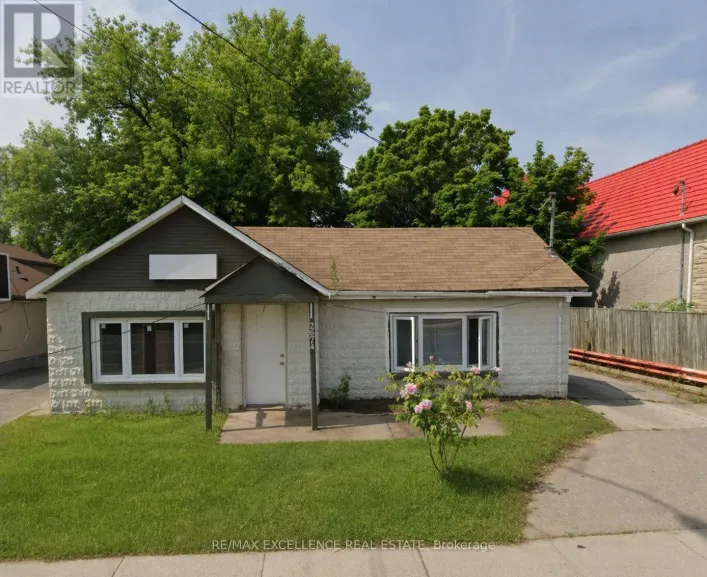2574 CONFEDERATION PARKWAY, Mississauga