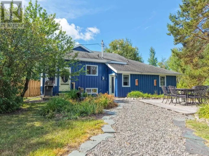 2574 HIGHWAY 17 E, East Ferris