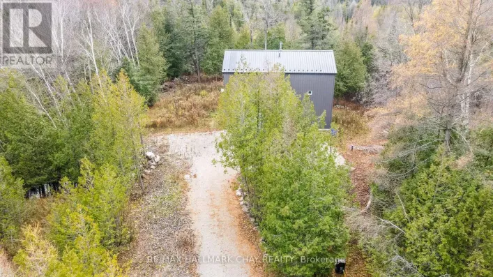 2576 CHAMPLAIN ROAD, Tiny