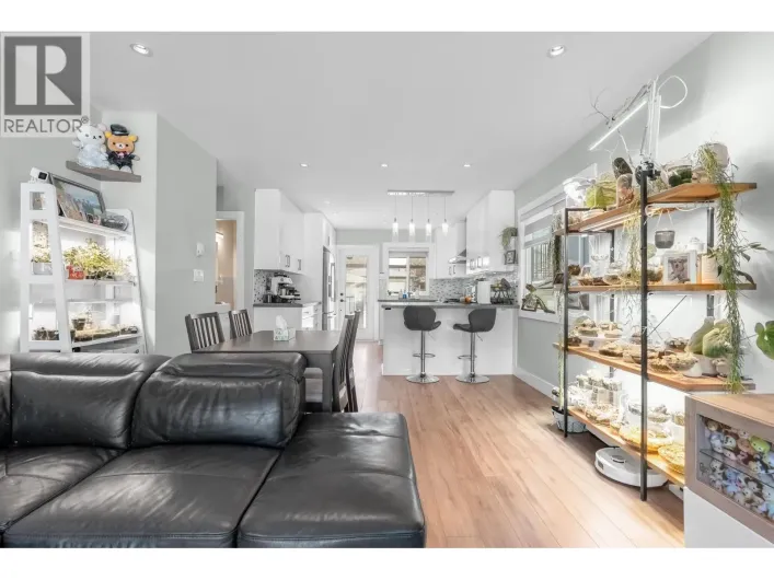2576 E 27TH AVENUE, Vancouver