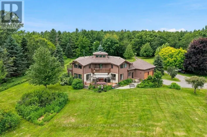 2576 HOWE ISLAND DRIVE, Frontenac Islands