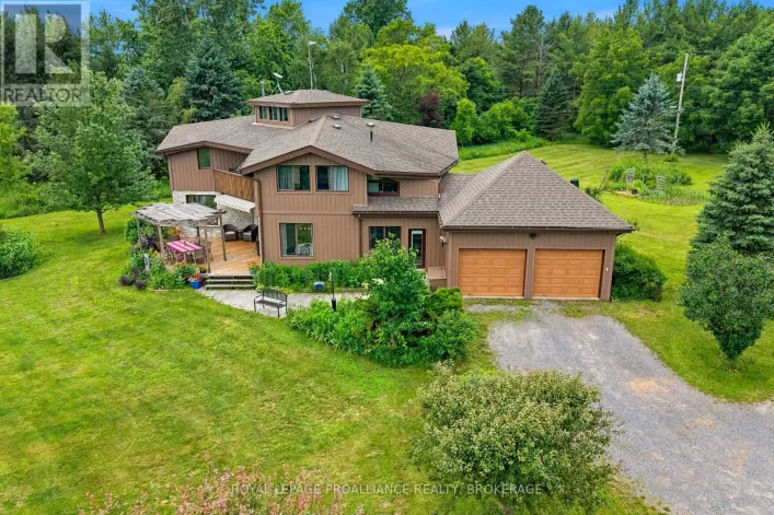 2576 HOWE ISLAND DRIVE, Frontenac Islands