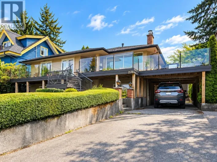 2576 WALL STREET, Vancouver