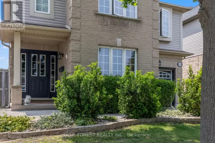 258 SOUTH LEAKSDALE CIRCLE, London South