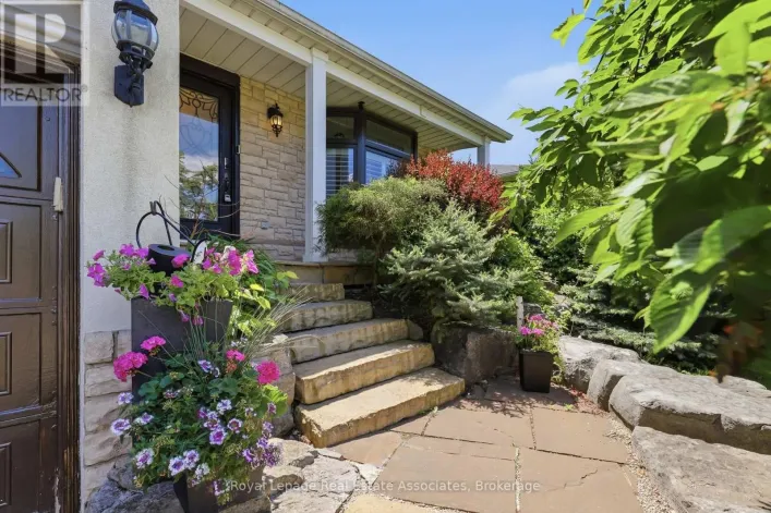 2580 HOMELANDS DRIVE, Mississauga