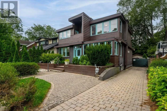 House for sale: 2580 LAKE SHORE BOULEVARD W, Toronto