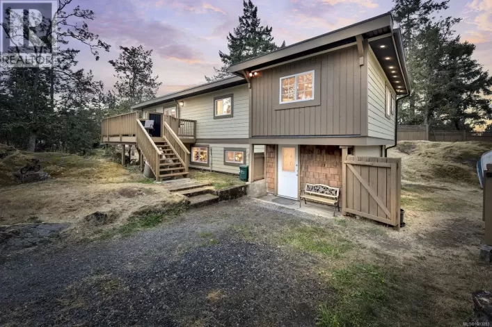 2586 Rainville Rd, Langford