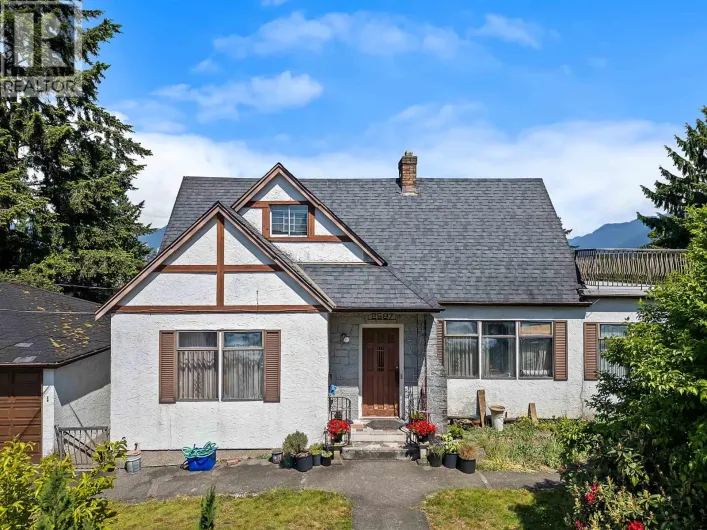 2587 YALE STREET, Vancouver