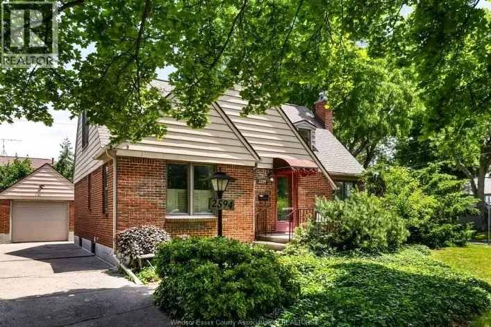 2594 BUCKINGHAM, Windsor