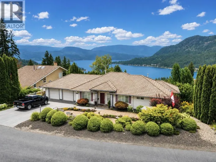 2595 Golf Course Drive, Blind Bay