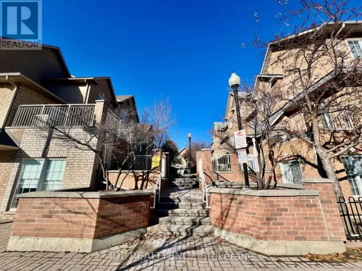 26 - 10 COX BOULEVARD, Markham