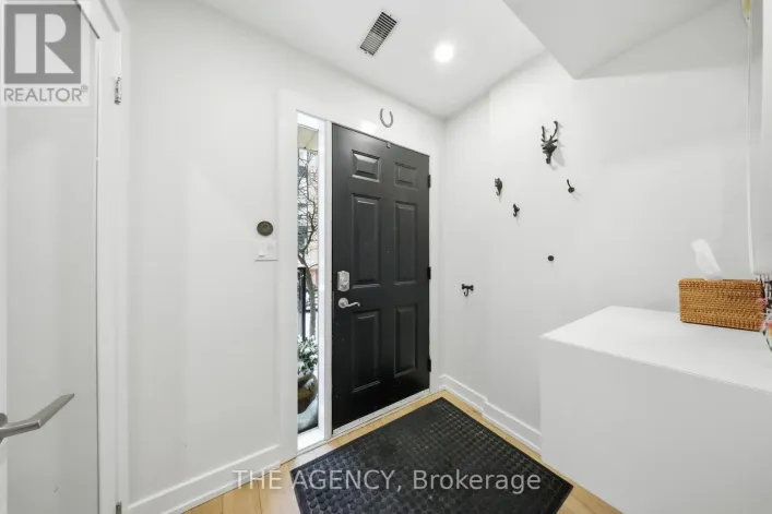 26 - 208 NIAGARA STREET, Toronto