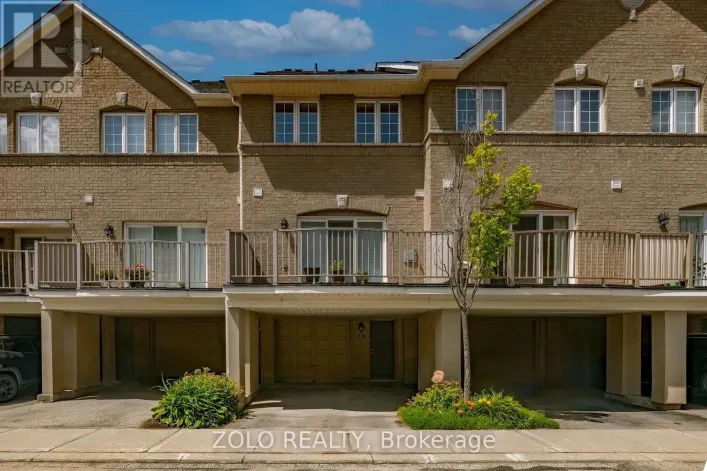 26 - 23 OBSERVATORY LANE, Richmond Hill