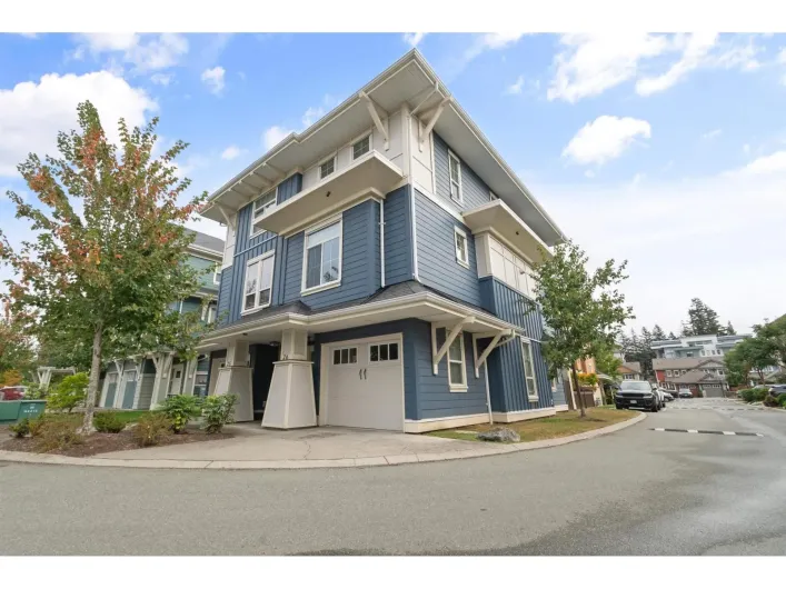 26 45290 SOOWAHLIE CRESCENT|Garrison Crossing, Chilliwack