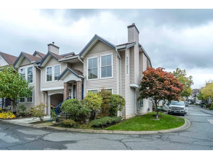 26 8716 WALNUT GROVE DRIVE, Langley