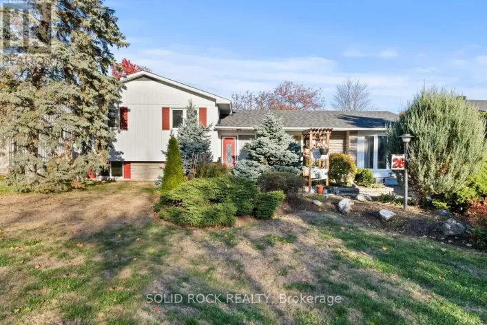 26 A & B ETTRICK CRESCENT, Ottawa
