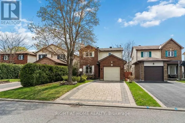 26 DENHAM WAY, Ottawa
